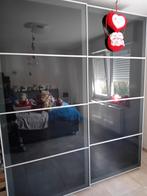 Voledige inboedel kasten en tafel met 2 stoelen, Enlèvement