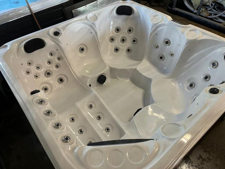 Luxe 5 persoons Devine Spa Praise Classic, Jardin & Terrasse, Accessoires de piscine, Comme neuf, Filtre, Enlèvement