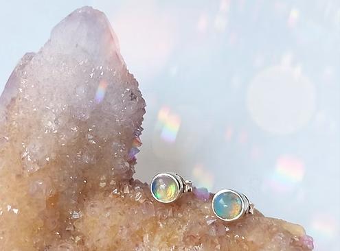 Oorbellen Sterling Zilver ethiopische opaal, Bijoux, Sacs & Beauté, Boucles d'oreilles, Enlèvement ou Envoi, Avec pierre précieuse