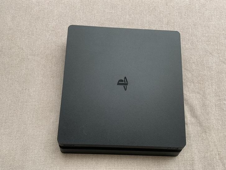 Ps4 slim 500 gb + 3 controllers + 2 koptelefoons + 3 games, Consoles de jeu & Jeux vidéo, Consoles de jeu | Sony PlayStation 4