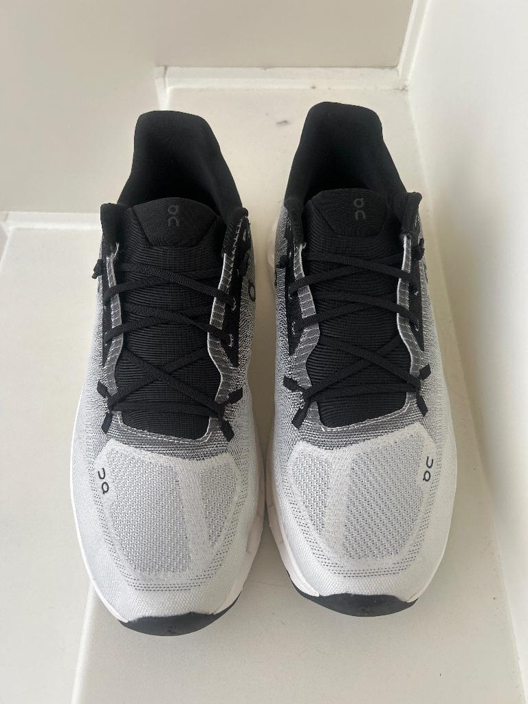 Baskets on Running, Sports & Fitness, Neuf, Autres marques, Enlèvement ou Envoi, Chaussures de course à pied