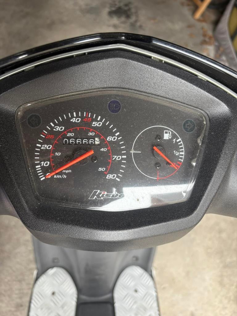 Peugot kisbee 2016, Ophalen of Verzenden, Zo goed als nieuw