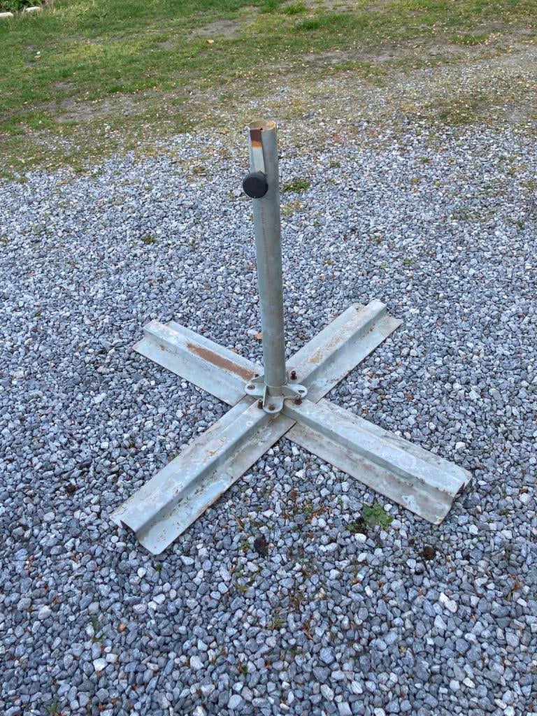 Parasolvoet kruis met 4 zware stenen, Ophalen, Zo goed als nieuw, Parasolvoet