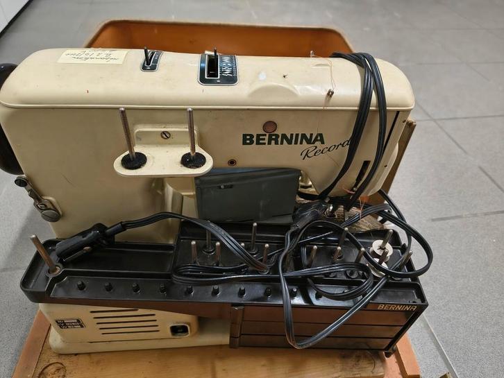 Bernina 530 Record - Qualité Suisse - Avec accessoires, Hobby & Loisirs créatifs, Machines à coudre & Accessoires, Utilisé, Machine à coudre