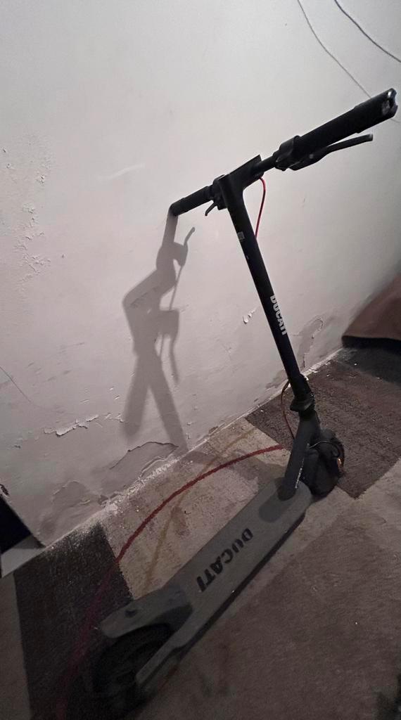 Trotinette ducati, Fietsen en Brommers, Steps, Zo goed als nieuw, Ophalen