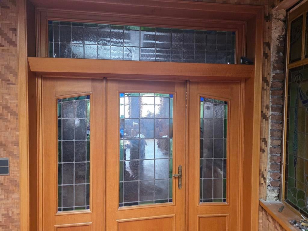 Verschillende deuren glas in lood, Ophalen