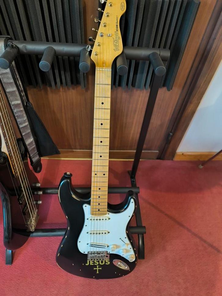 Vintage vs idol, Musique & Instruments, Instruments à corde | Guitares | Électriques, Fender