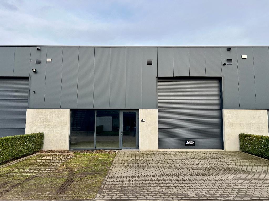Te huur: bedrijfshal 216m² Rietkolk 56, 3920 Lommel, Articles professionnels, Immobilier d'entreprise, Industrie, Location