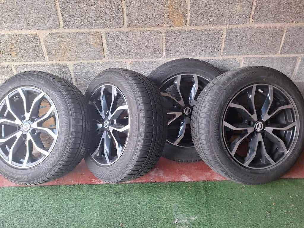 Originele nissan velgen met winterbanden, 17 inch, Auto-onderdelen, Ophalen, 17 inch, Winterbanden, Velg(en)