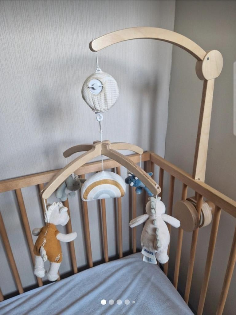 Noukie's houten muziekmobiel, Ophalen