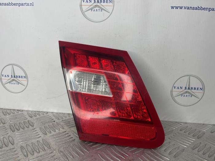 Feu arrière gauche d'un Mercedes E-Klasse, -, 3 mois de garantie, Utilisé, -