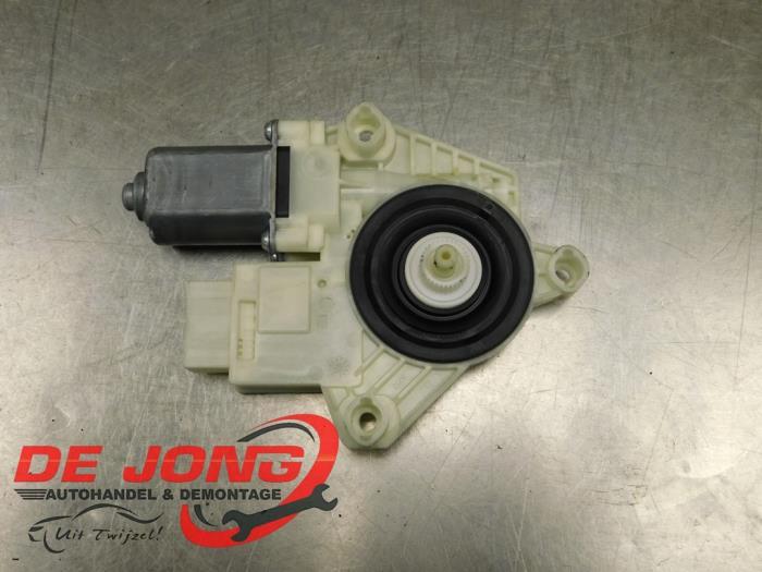 Moteur de vitre portière d'un Skoda Fabia, Autos : Pièces & Accessoires, Carrosserie & Tôlerie, Skoda, Utilisé, 3 mois de garantie