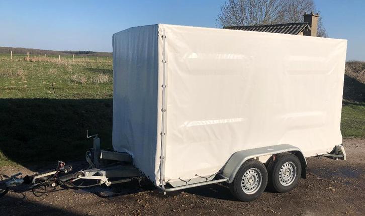 REMORQUE HUBIERE PLATEAU Porte engins, Auto diversen, Aanhangers en Bagagewagens, Zo goed als nieuw, Ophalen