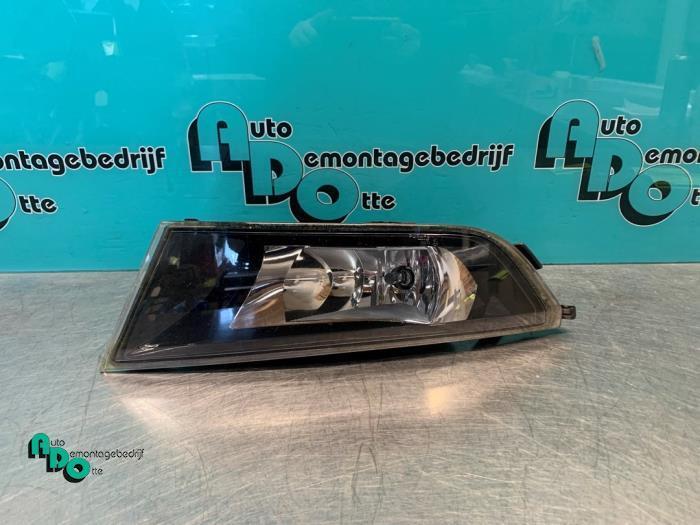 Feu antibrouillard avant gauche d'un Skoda Fabia (Fabia 14-), Autos : Pièces & Accessoires, Éclairage, Skoda, Utilisé, 3 mois de garantie