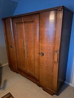 Vintage kledingkast, Enlèvement