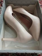 Schoenen, halskettingen en armbanden, Ophalen of Verzenden, Schoenen