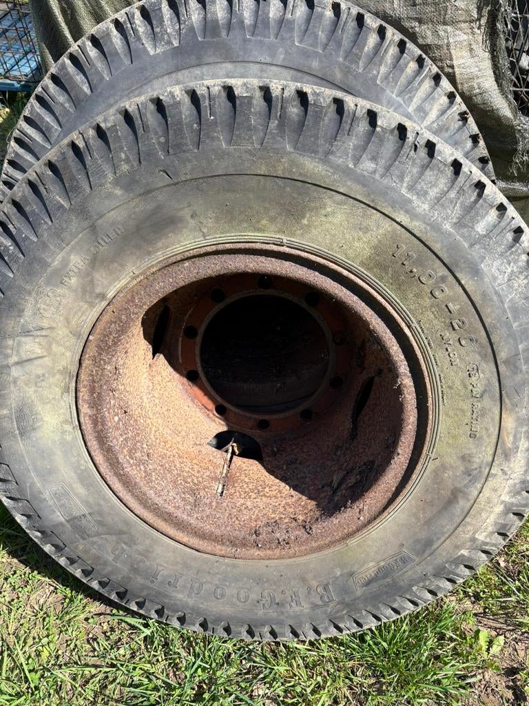 2 roues 11r20 jantes 10 trous, Enlèvement