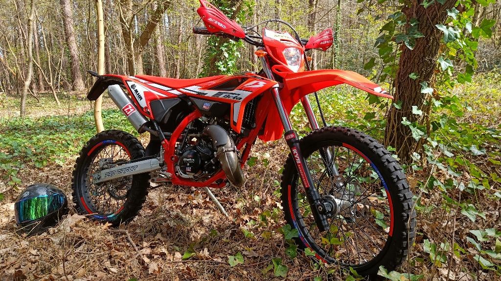 Beta RR 50 Enduro 2025, Fietsen en Brommers, Brommers | Crossbrommers, Zo goed als nieuw, Overige merken, Ophalen