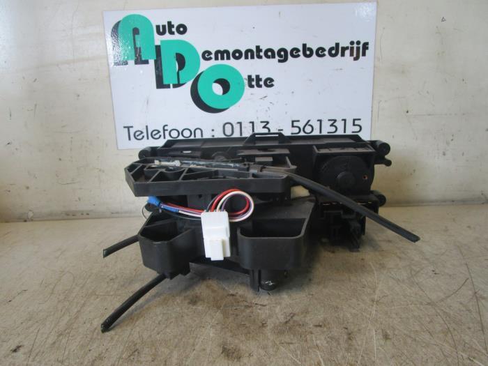 Panneau de commandes chauffage d'un Nissan Micra (Micra 11 9, Autos : Pièces & Accessoires, Tableau de bord & Interrupteurs, Nissan