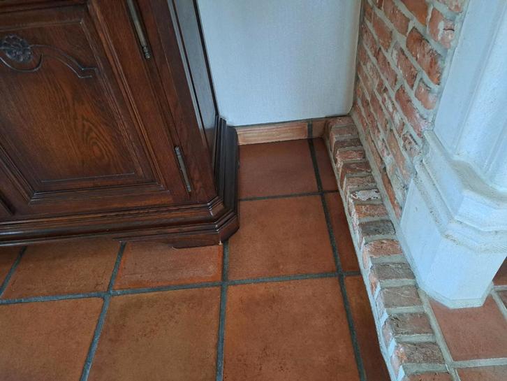 Sol en terre cuite bien entretenu 30x30x2cm, Bricolage & Construction, Planches & Dalles, Enlèvement