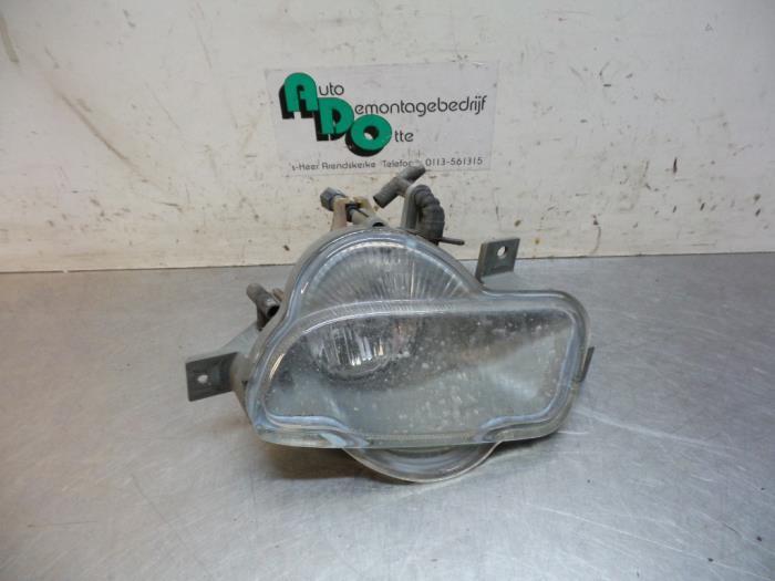 Feu antibrouillard avant gauche d'un Volvo V70, Autos : Pièces & Accessoires, Éclairage, Volvo, Utilisé, Enlèvement ou Envoi