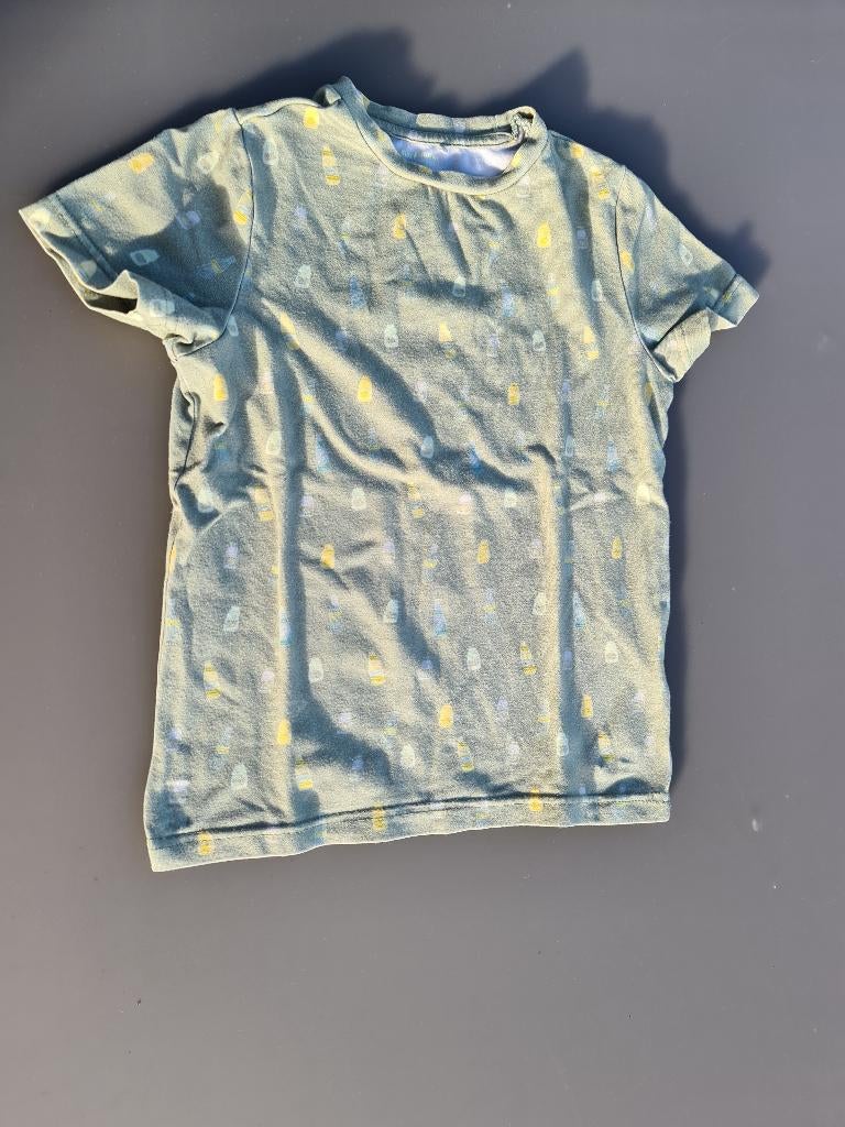 Groen t-shirt met drankjes, Kidz Nation, CA, 110, Kinderen en Baby's, Kinderkleding | Maat 110, Ophalen, Zo goed als nieuw