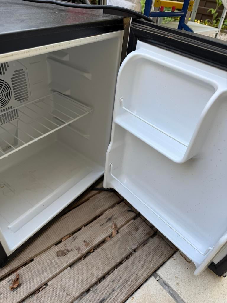 Kleine frigo voor werf of tuin, Elektronische apparatuur, Koelkasten en IJskasten, Ophalen, Zo goed als nieuw