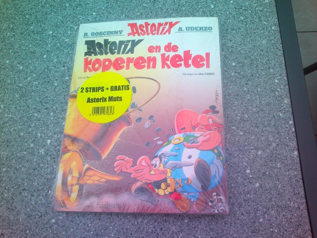 2 Asterix strips+muts., Meerdere stripboeken, Ophalen of Verzenden, Nieuw, Goscinny - Uderzo