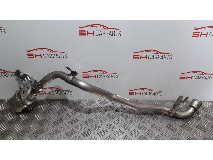 Tube de remplissage réservoir à essence d'un Mercedes A-Kl, Autos : Pièces & Accessoires, Systèmes à carburant, Mercedes-Benz