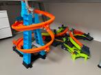 Hot Wheels autobaan en parkeergarage, Kinderen en Baby's, Speelgoed | Racebanen, Ophalen, Zo goed als nieuw, Racebaan, Hot Wheels