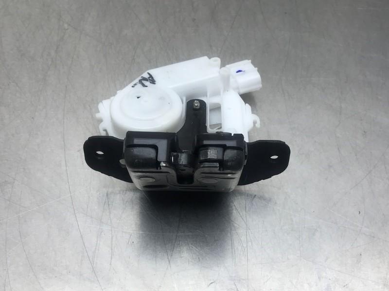 SLOTVANGER ACHTERKLEP Toyota Auris Touring Sports (E18), Gebruikt, Toyota