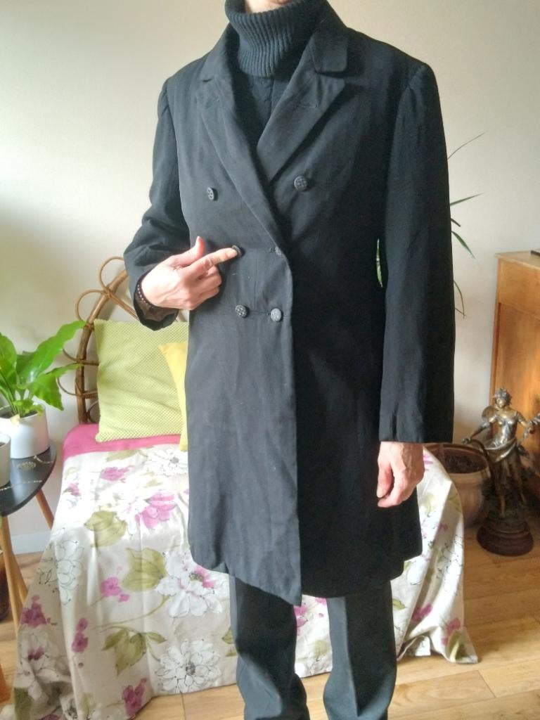 Ancienne veste homme mi longue, Enlèvement, Porté, Noir, Vierge noire