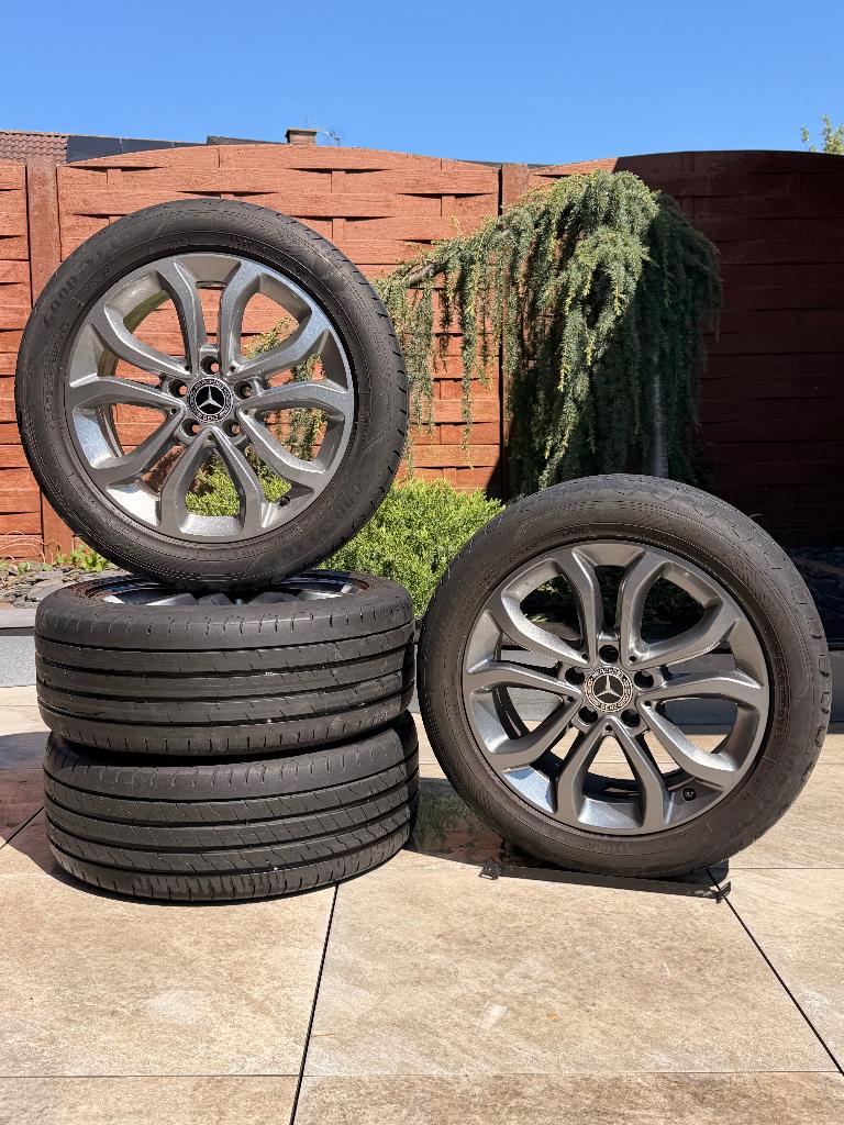 Originele Mercedes-Benz C-Klasse W205 M20 velgen en banden, Ophalen, Zo goed als nieuw