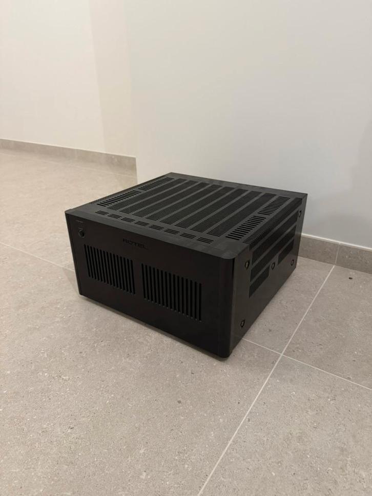 Rotel RMB-1585 — 5-kanaals Eindversterker | 200W x 5, TV, Hi-fi & Vidéo, Amplificateurs & Ampli-syntoniseurs, Comme neuf, Stéréo