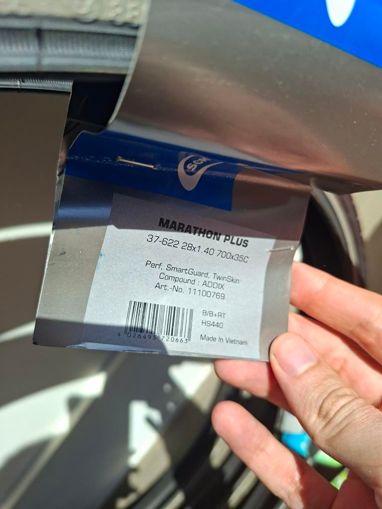 Vends set de pneus schwalbe neufs - donne 2eme set usagé, Fietsen en Brommers, Fietsaccessoires | Fietskleding, M, Ophalen