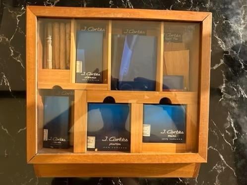 J. Cortès toonbank sigaren display met oude sigaren, Ophalen, Nieuw, Tabaksdoos of Verpakking