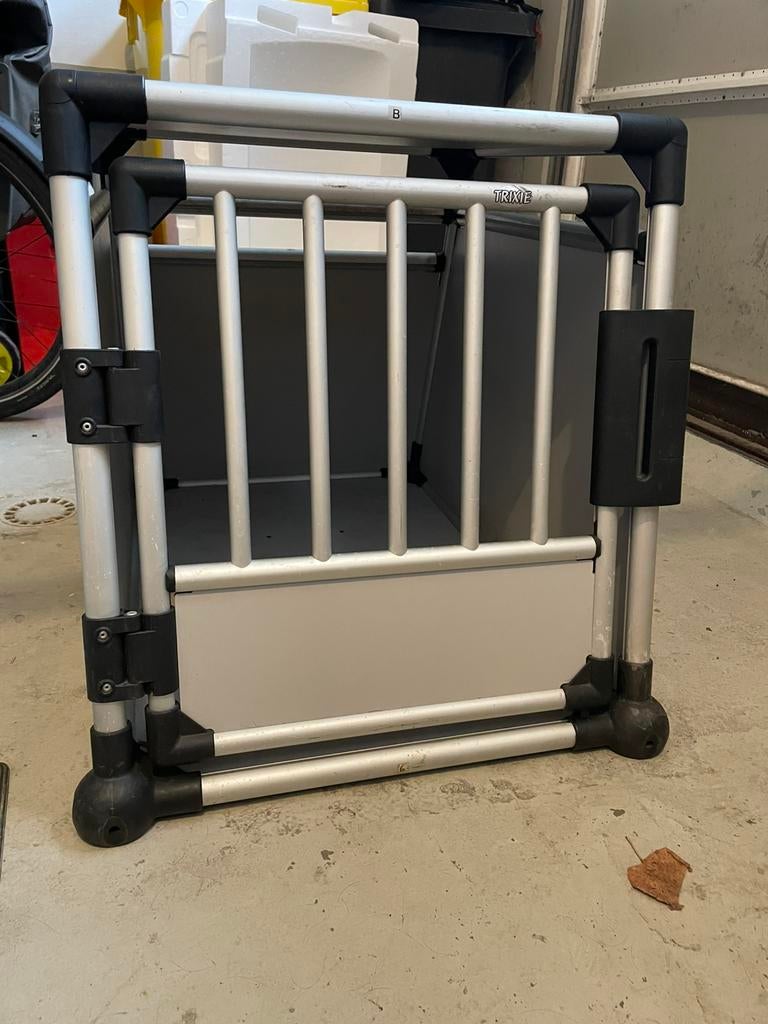 Autobench trixie, Dieren en Toebehoren, Hondenbenches, Ophalen, Gebruikt