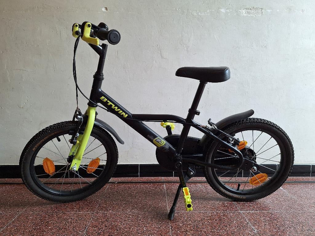 Vélo 16 pouces 4-6 ans 500 Dark Hero B'TWIN, Enlèvement, Comme neuf, 16 à 20 pouces, B-twin