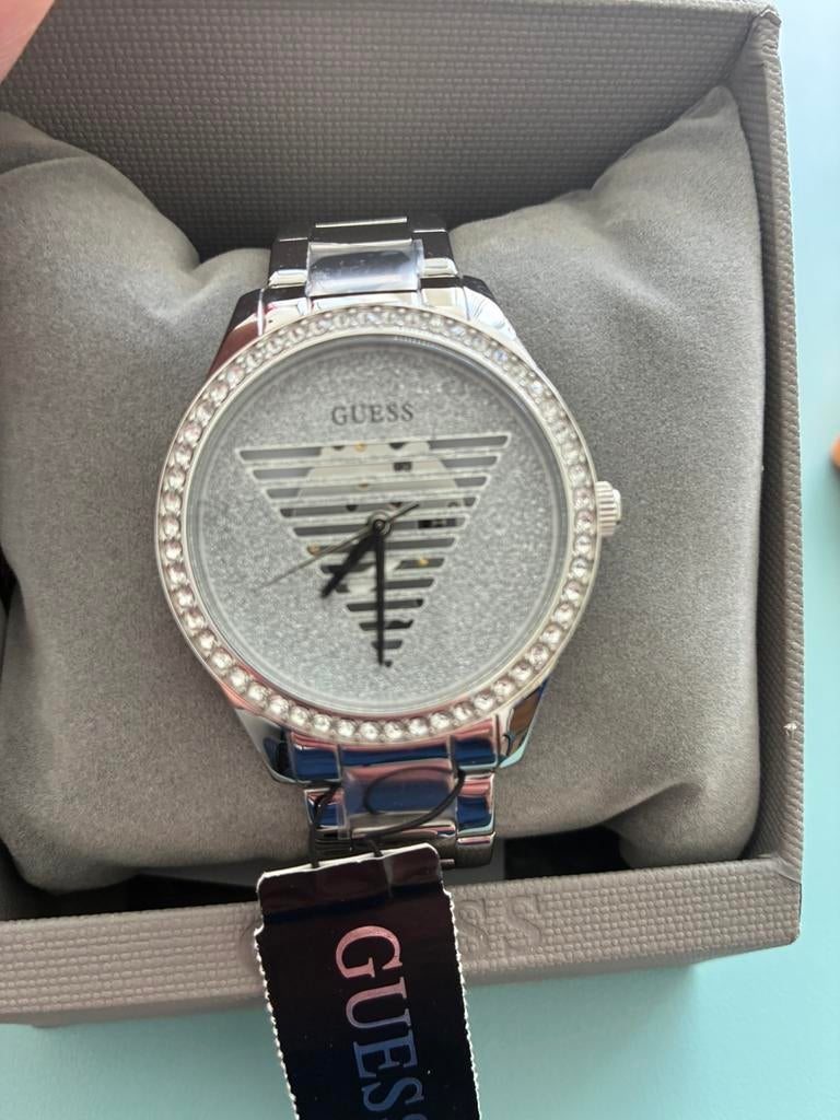Horloge guess, Bijoux, Sacs & Beauté, Montres | Femmes, Enlèvement, Comme neuf, Guess