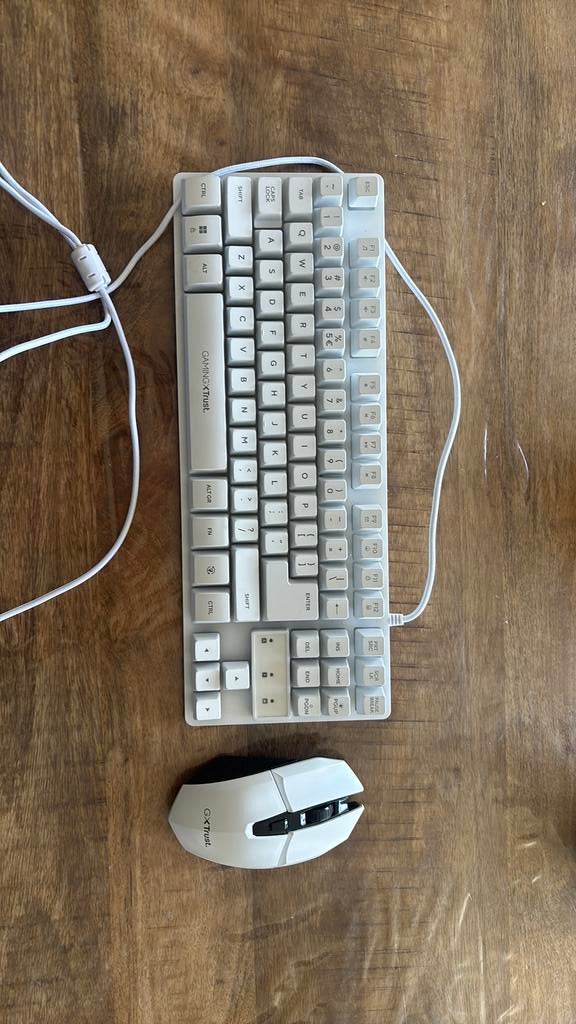 Toetsenbord en draadloze muis, Computers en Software, Toetsenborden, Ophalen, Toetsenbord en muis-set, Zo goed als nieuw, Draadloos