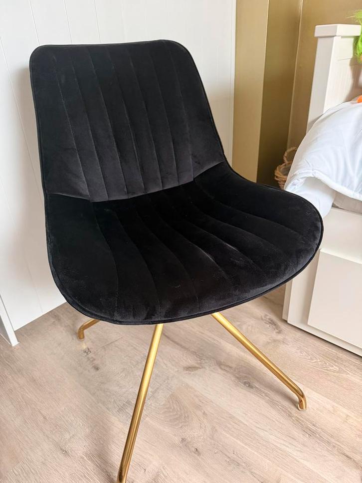 Chaise en velours noir, Maison & Meubles, Chaises, Comme neuf, Enlèvement