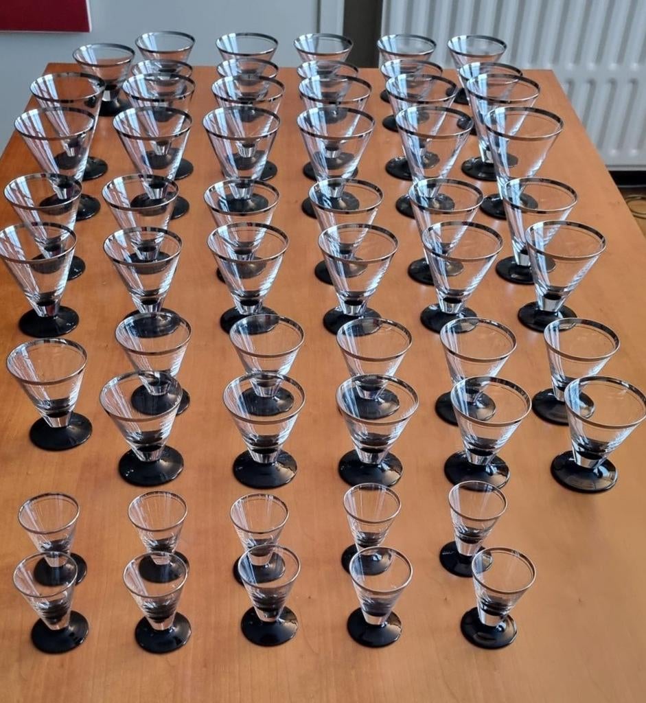 Service de 56 verres Art Déco (1920-1930)