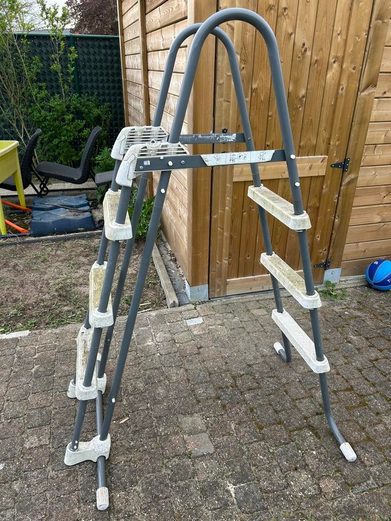 Ladder zwembad Intex, Ophalen, Zo goed als nieuw, Ladder