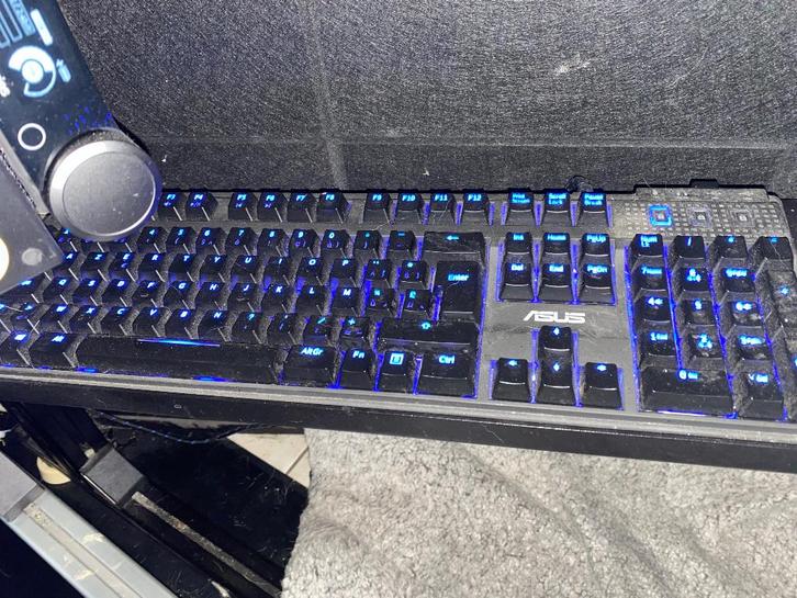Clavier de jeu Asus, Informatique & Logiciels, Claviers, Neuf, Qwerty, Filaire, Clavier gamer, Enlèvement ou Envoi