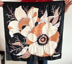 Christian Dior foulard twill de soie motifs, Enlèvement ou Envoi, Porté