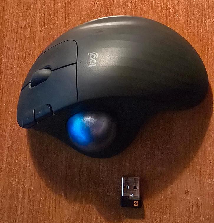Souris Logitech Ergo M575, Computers en Software, Muizen, Zo goed als nieuw, Muis, Rechtshandig, Draadloos, Ergonomisch, Ophalen