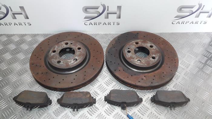 Remschijf + blok voor van een Mercedes CLA, Gebruikt, -, Ophalen of Verzenden, -