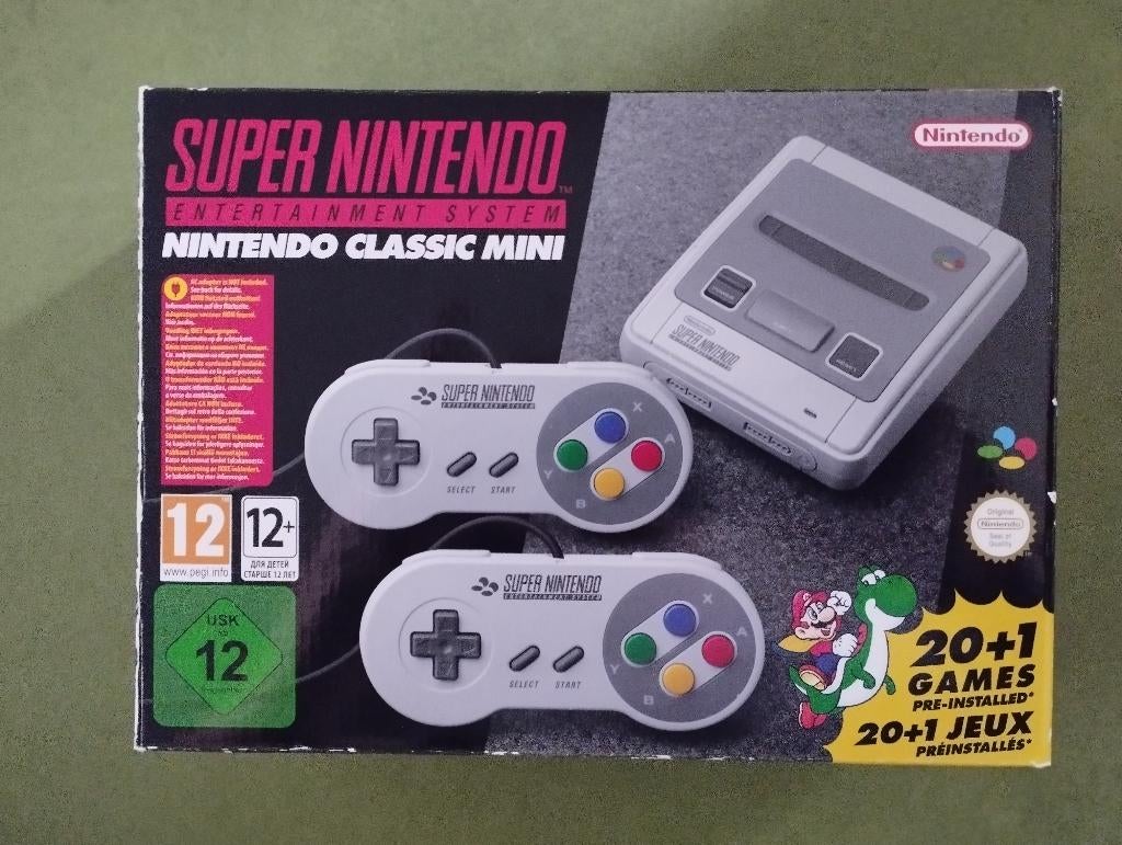 Nintendo classic mini, Games en Spelcomputers, Spelcomputers | Nintendo NES, Ophalen of Verzenden, Zo goed als nieuw, Met 2 controllers