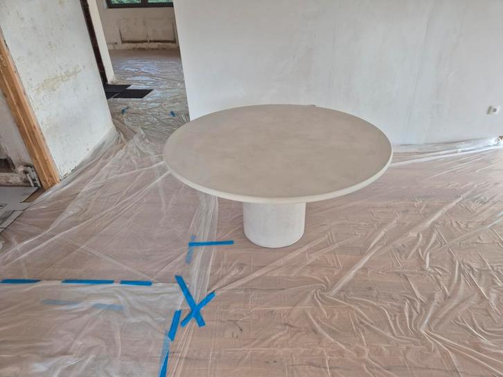 Table au design unique : microciment/microtopping/mortex, Maison & Meubles, Tables | Tables à manger, Enlèvement