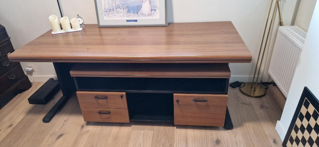 bureau met bijhorende boekenkast, Ophalen, Gebruikt, Hout, Bruin